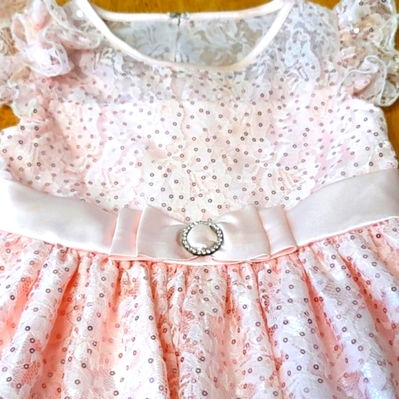 Princess Faith Pink Sz 5T sparkly sequence dress with bow. Like New - Picture 6 of 6